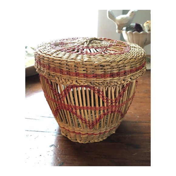 Vintage Boho Small Hand Woven Basket With Lid